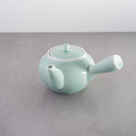 朝鮮時代の青磁、急須 朝鮮時代の青磁、急須