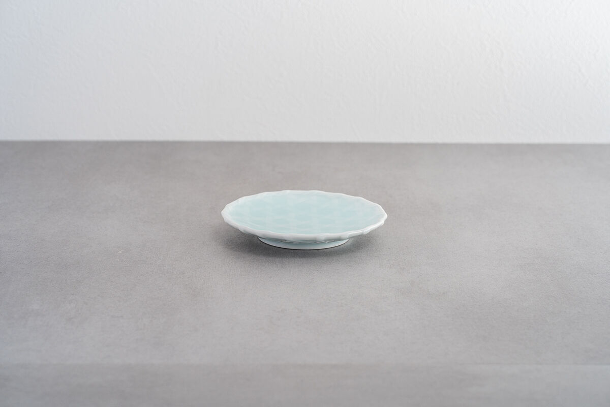 青白磁籠目4寸皿 | 鍋島 虎仙窯オンラインストア