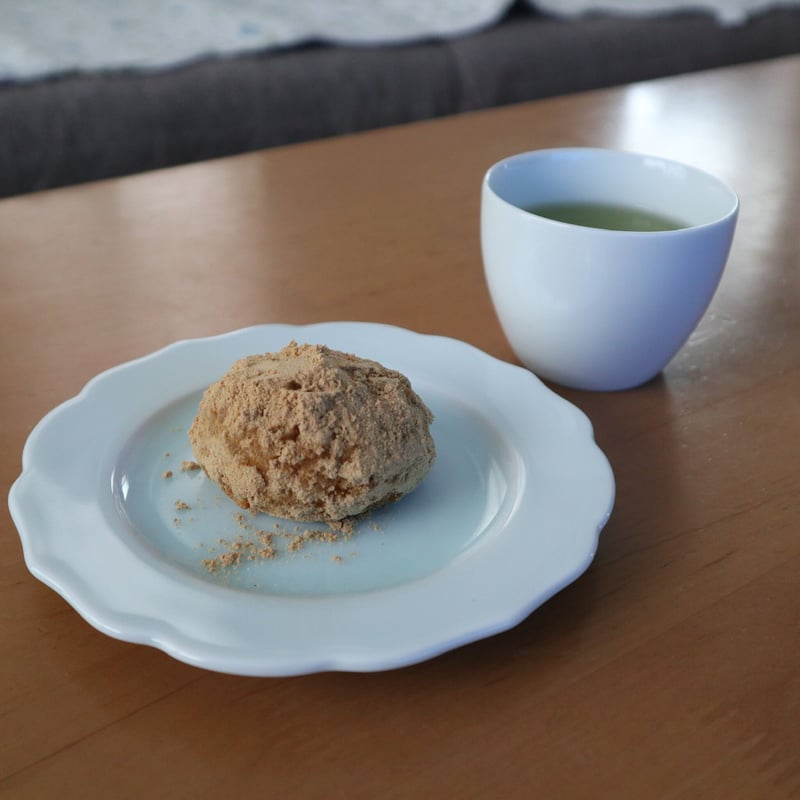 青白磁リム皿（小） | 鍋島 虎仙窯オンラインストア