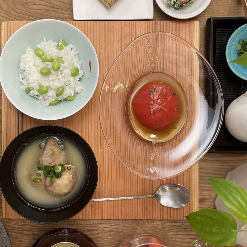 青白磁メダカ平茶碗 | 鍋島 虎仙窯オンラインストア