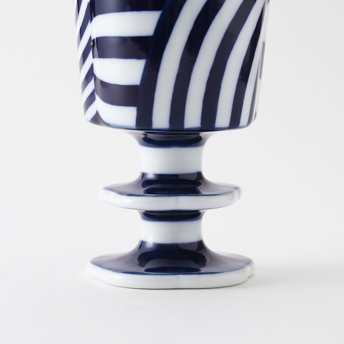 藍鍋島ゴブレット 青海波文 | 鍋島 虎仙窯オンラインストア