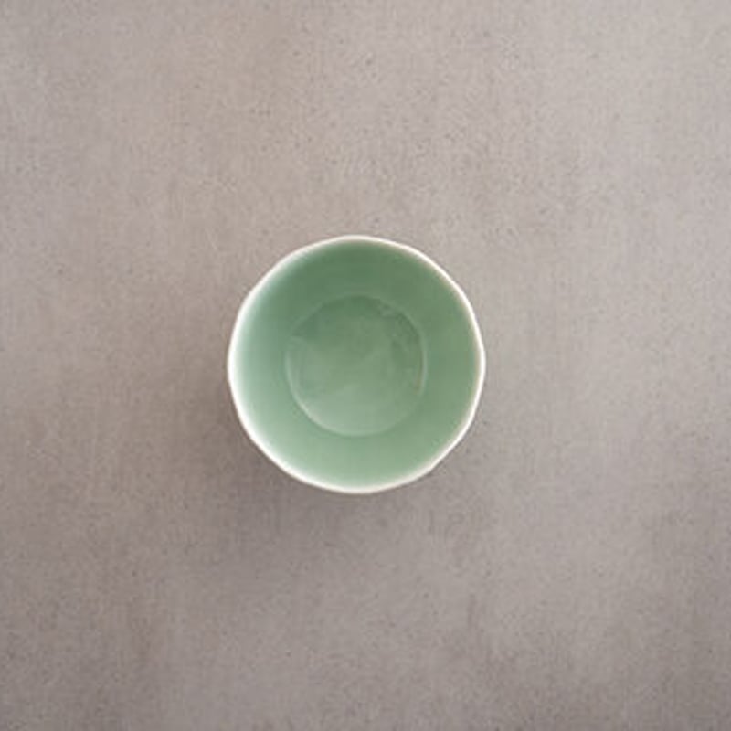 青磁十草茶碗（小） | 鍋島 虎仙窯オンラインストア