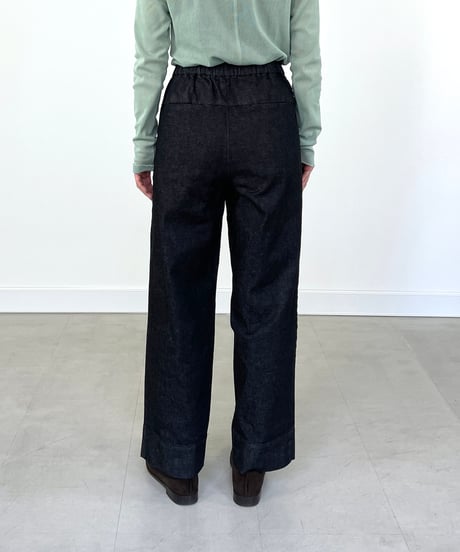 【定番品 ストレッチデニム】これなら毎日でも。大人のためのキレイめデニム ストレート / 1164301