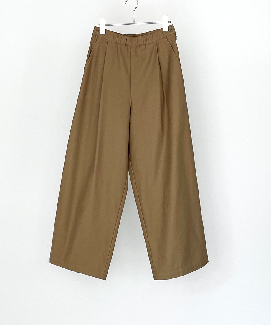 ムラ糸バックサテンピーチ ・ タックワイドパンツ / 1444002