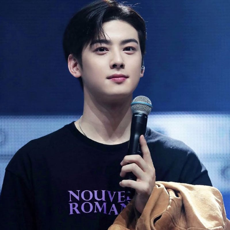 チャウヌ　サイン入りTシャツ CHA EUN-WOO チャウヌ CK サイン入りのTシャツ - メルカリ