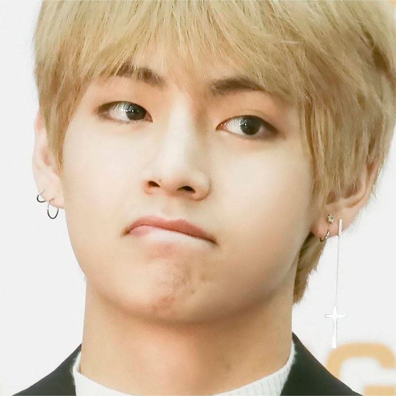 BTS V テテ テヒョン着用モデル ロングクロスチェーンネックレス