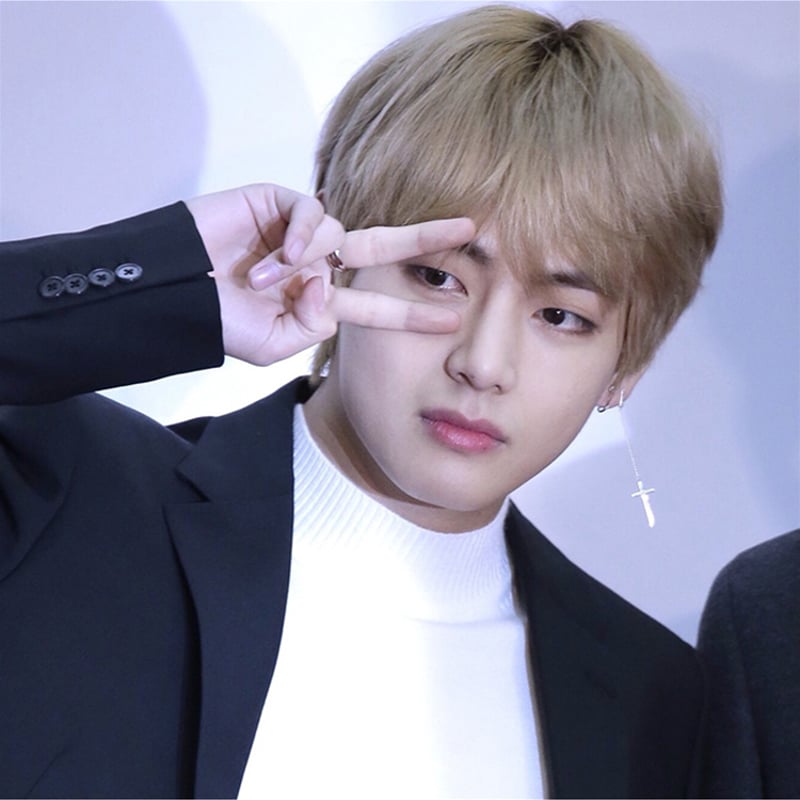 BTS V テテ テヒョン着用モデル ロングクロスチェーンネックレス