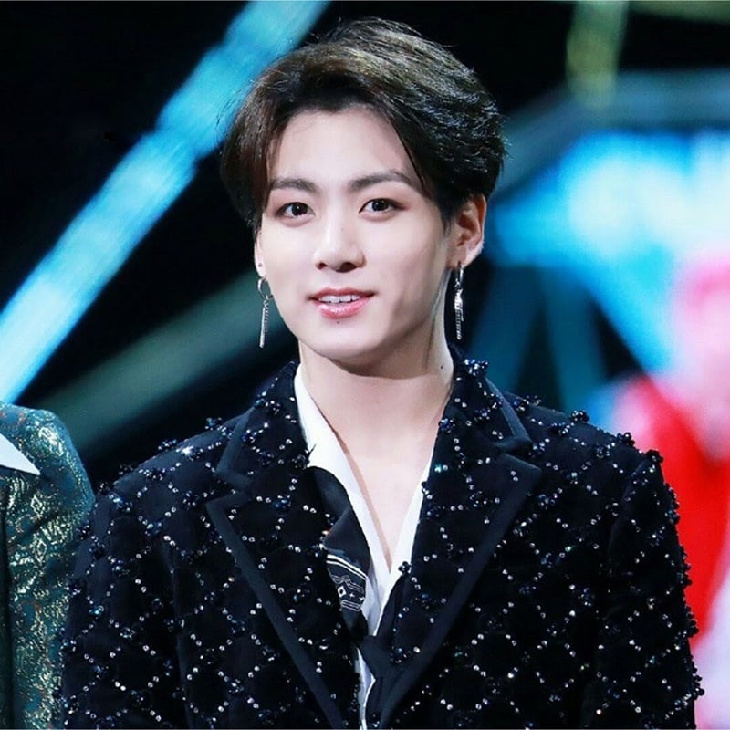 BTS ジョングク ググ 着用モデル チェーンウィングピアス 2個セット