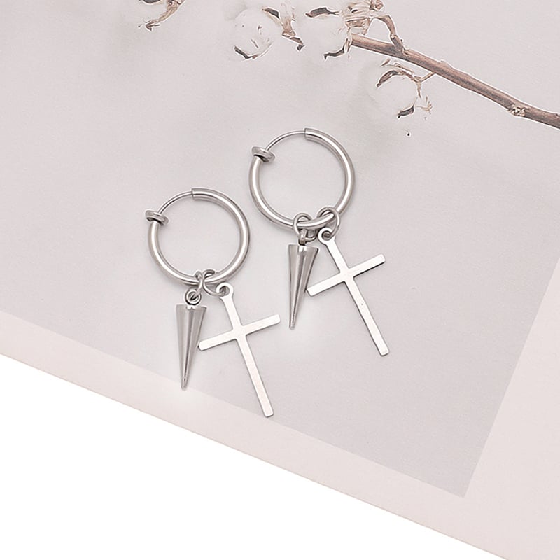 BTS JIMIN ジミン着用モデル クロスコーンピアス 2個セット | 日本未