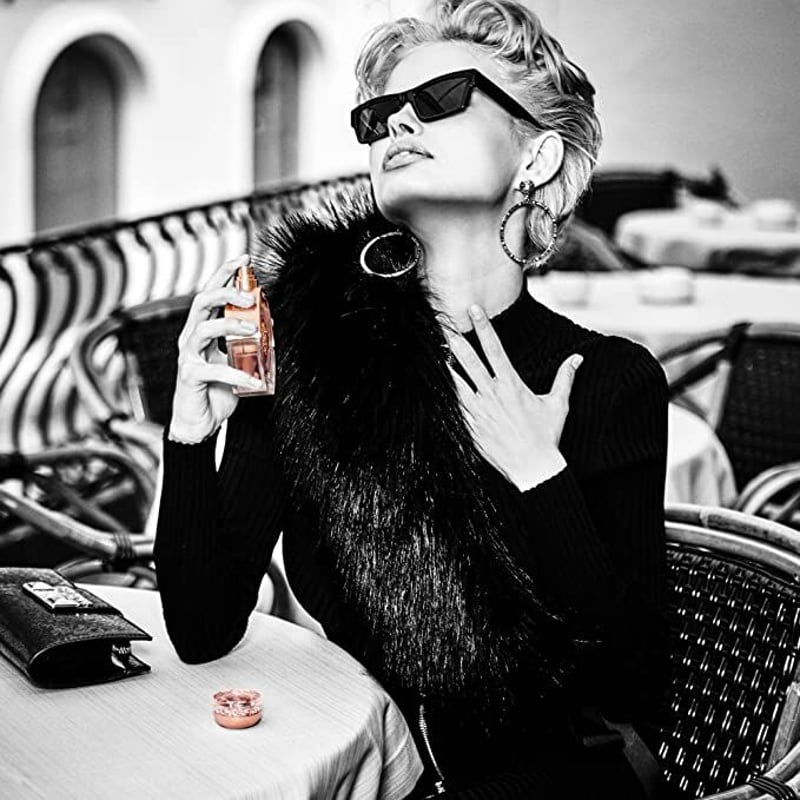 ベッラヴィータローザ 30ミリリットル GUESS 正規品 SEVENTEEN