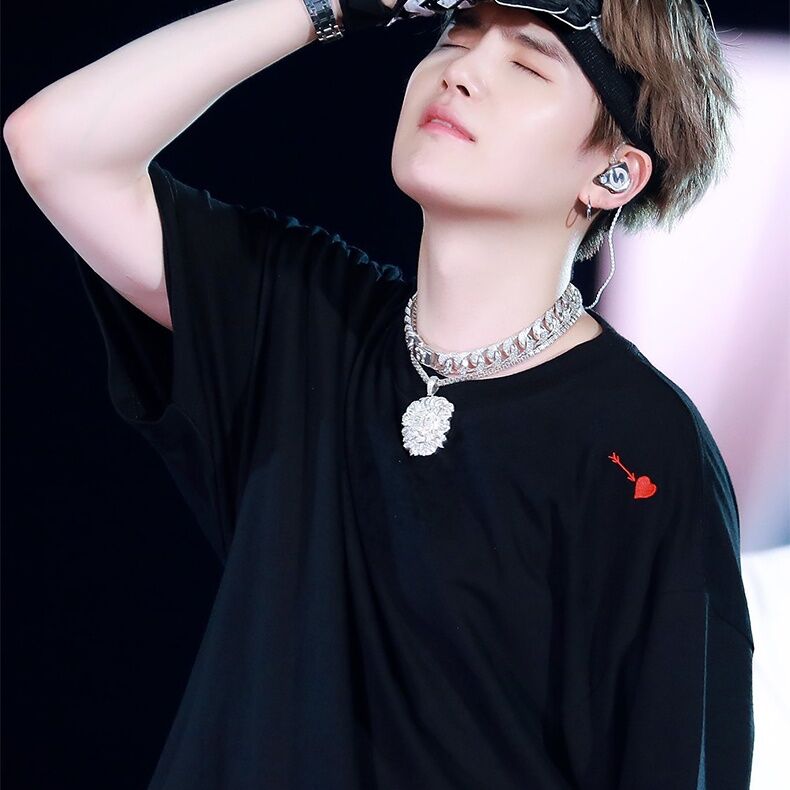 BTS ハートロゴTシャツ グク　テテ　ジミン　ジン　ユンギ ホビ　ナムジュン fit=scale-down,w=1200