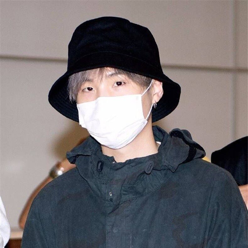 2color プレーンバケットハット BTS V SUGA 着用モデル | 日本未入荷