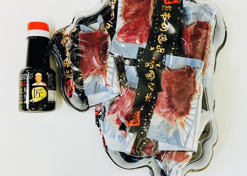 国産 馬刺し 赤身 ブロック肉 約10人前 計約500g 専用ボトル醤油 国産 馬刺し 赤身 ブロック肉 約10人前 計約500g 専用ボトル醤油