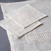 白糸刺繍「白いテーブルセンターとコースター」【刺繍キット】