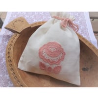 バラのポーチ/【刺繍キット】