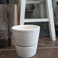 プランター　　陶器鉢　小さめ観葉植物に。　暑くなる前に植え替えを