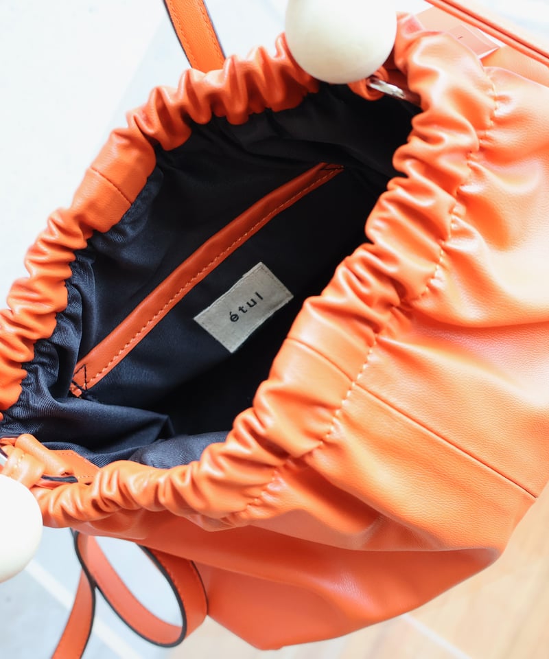 etre relie】アップルレザーショルダーバッグ 139001 | etre relie etre relie】アップルレザーショルダーバッグ 139001 | etre relie