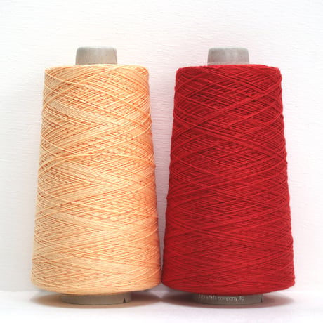 【在庫限り】 Lumina-Cotton (15) / 1/5.6nm (合細) / 300g(約1,680ｍ)巻き 【工場の残り糸】