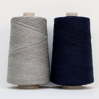 【在庫限り】 LiCo-Light (1) / 合細 / 300g (約1,740m)巻き 【工場の残り糸】