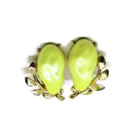 BSK Signed vintage fruit clip on earring  ( 1960s )
