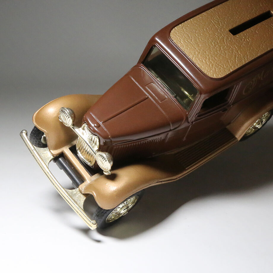 Ertl Collectibles】FORD PANEL TRUCK 1932 Martin