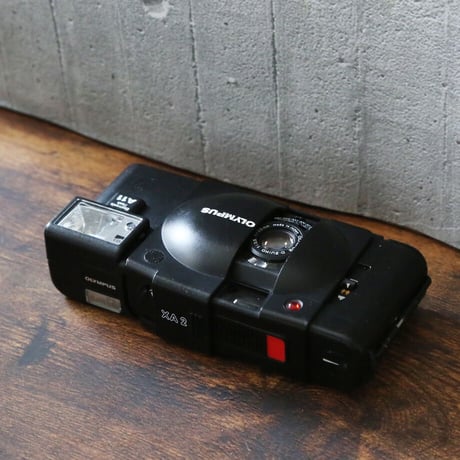 【OLYMPUS】 XA2 フィルムカメラ（分解整備済・フラッシュA11付属・no01）