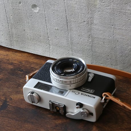 【KONICA】 C35 Flash matic フィルムカメラ（分解整備済・オリジナルストラップ・no34）