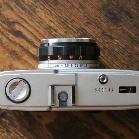 【OLYMPUS】 TRIP 35 フィルムカメラ（分解整備済・オリジナルストラップ・no40）