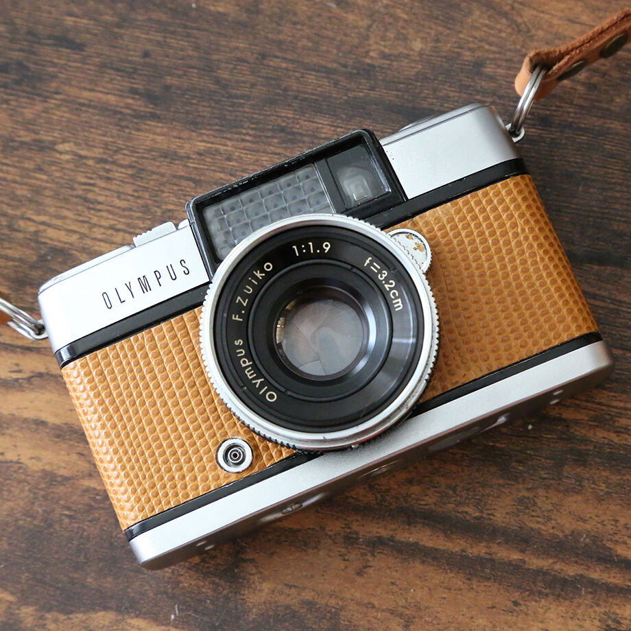 OLYMPUS】 PEN D フィルムカメラ(分解整備済・オーカーリザード貼り革