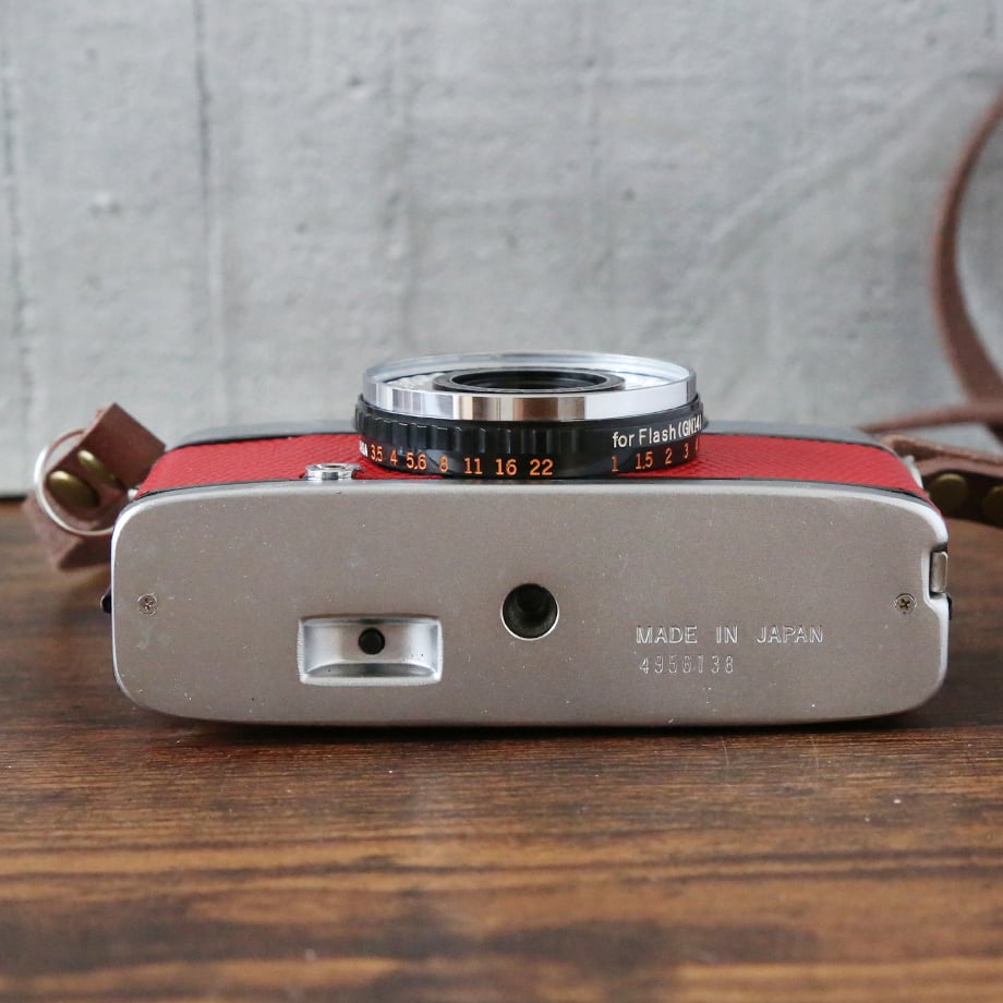 OLYMPUS】 PEN EE-3 フィルムカメラ(分解整備済・レッド OLYMPUS】 PEN EE-3 フィルムカメラ(分解整備済・レッド