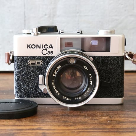【KONICA】 C35 FD フィルムカメラ（分解整備済・オリジナルストラップ・no46）