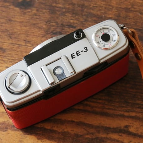 【OLYMPUS】 PEN EE-3 フィルムカメラ（分解整備済・レッドリザード貼り革・オリジナルストラップ・no128）