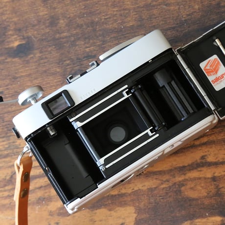 【KONICA】 C35 Flash matic フィルムカメラ（分解整備済・オリジナルストラップ・no34）