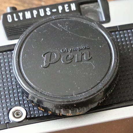 【OLYMPUS】 PEN EE-3 フィルムカメラ（分解整備済・オリジナルストラップ・no131）