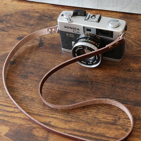 【KONICA】 C35 FD フィルムカメラ（分解整備済・オリジナルストラップ・no46）