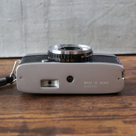 【OLYMPUS】 PEN EE-3 フィルムカメラ（分解整備済・no118）