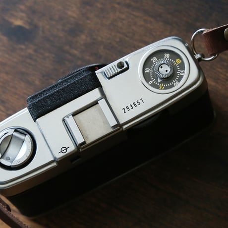 【OLYMPUS】 PEN S 2.8フィルムカメラ（分解整備済・オリジナルストラップ・no137）