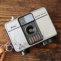 【RICOH】 AUTO HALF E フィルムカメラ（分解整備済・オリジナルストラップ・no01）