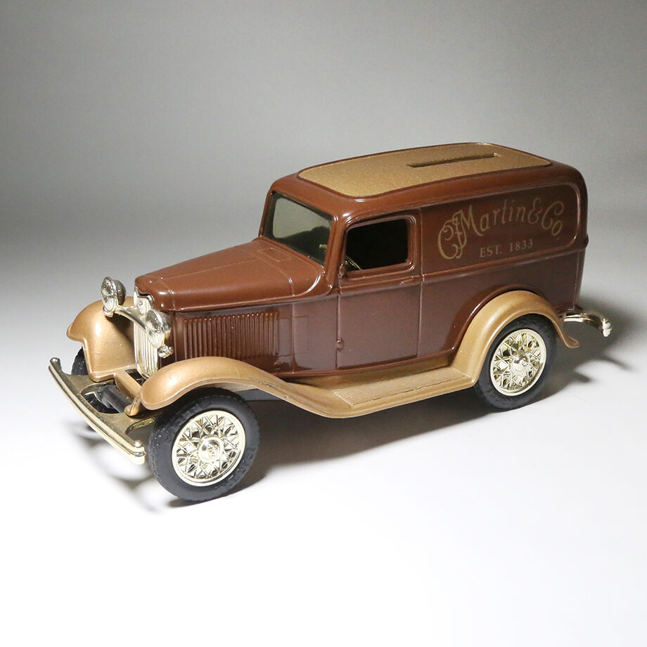 Ertl Collectibles】FORD PANEL TRUCK 1932 Martin