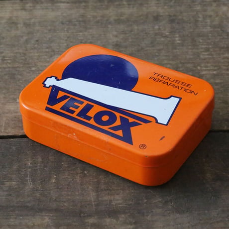 【VELOX】ティン缶に入ったタイヤ修理キット