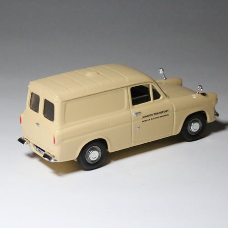 【CORGI】 FORD ANGLIA VAN LONDON TRANSPORT