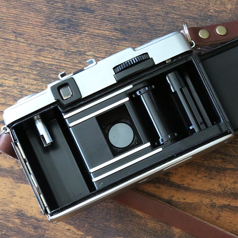 OLYMPUS】 PEN EE-2 フィルムカメラ（分解整備済・オリジナル