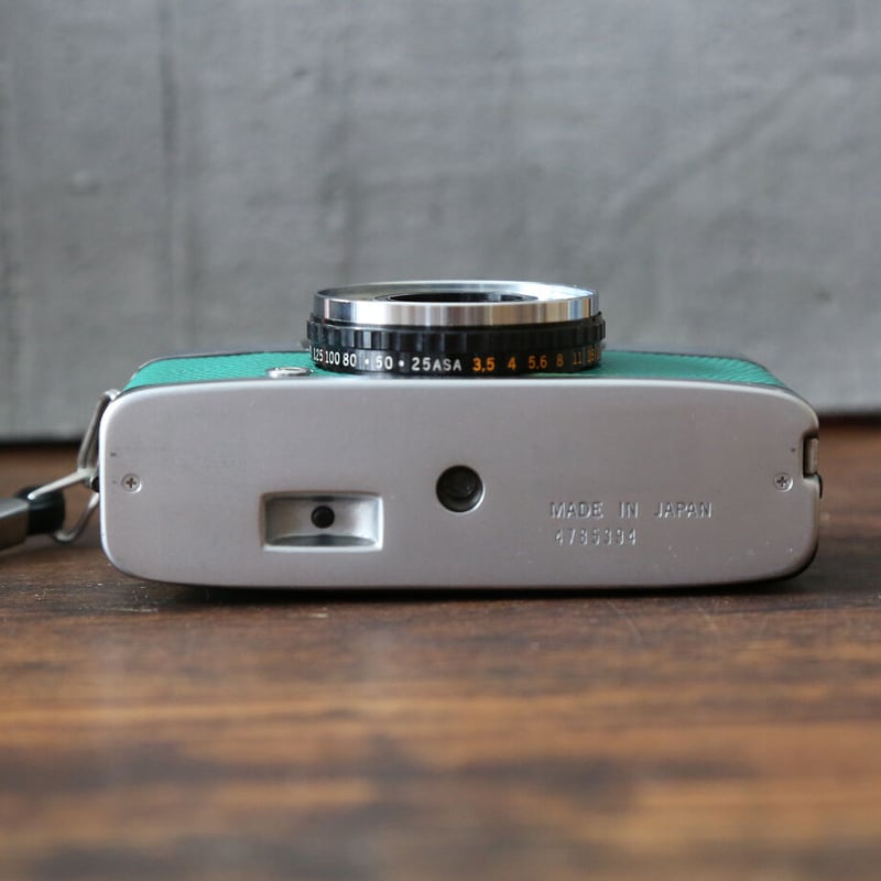 整備済・完動品】 OLYMPUS PEN EE-3 深緑-