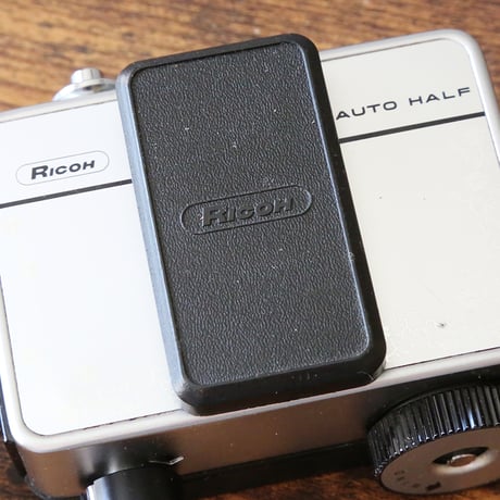 【RICOH】 AUTO HALF E フィルムカメラ（分解整備済・オリジナルストラップ・no01）