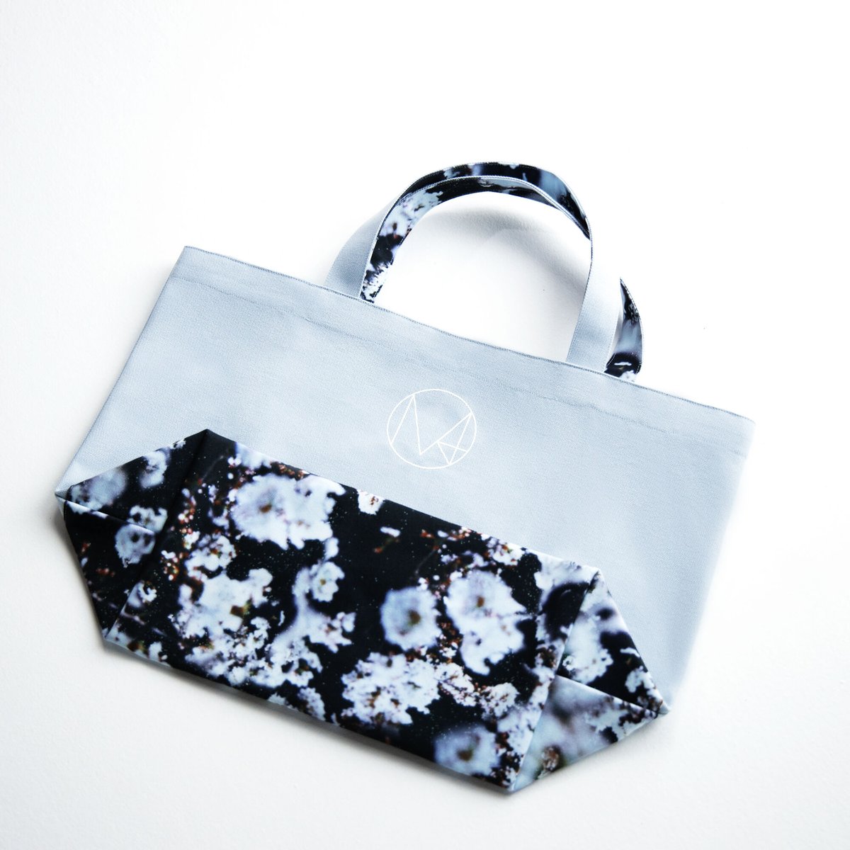 トートバッグ | Black Sakura【Limited to 120】 トートバッグ | Black Sakura【Limited to 120】