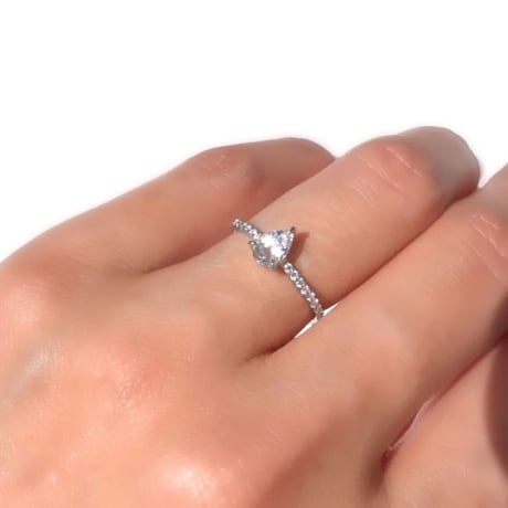 《雫型》Drops of Light Ring(マダガスカル産フェナカイト＆メレダイヤ）