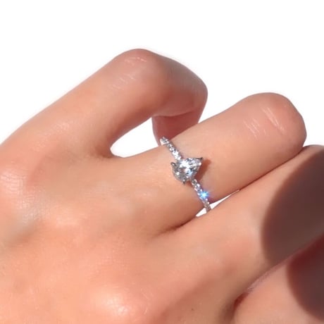 《雫型》Drops of Light Ring(マダガスカル産フェナカイト＆メレダイヤ）