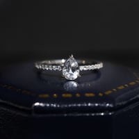 《雫型》Drops of Light Ring(マダガスカル産フェナカイト＆メレダイヤ）