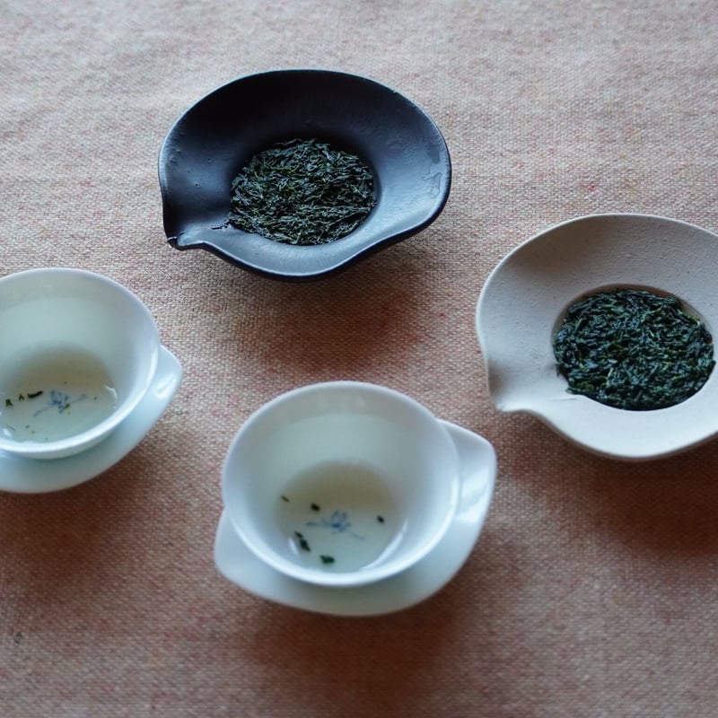 玉露用茶器「茶皿」(白)と三種の玉露 | 茶舎 觀壽(みこと)'STORE