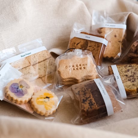 cookiesこけし　2個セット売りの金額です Amazon.co.jp: こけし2点セット えじこ 鳥こけし cookies 創作
